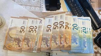 Установиха пари и списъци с имена в кола с кандидат-депутат