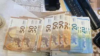 Установиха пари и списъци с имена в кола с кандидат-депутат