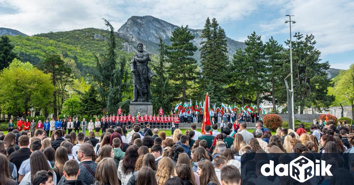 Над 1000 ученици от учебни заведения в града се включиха
