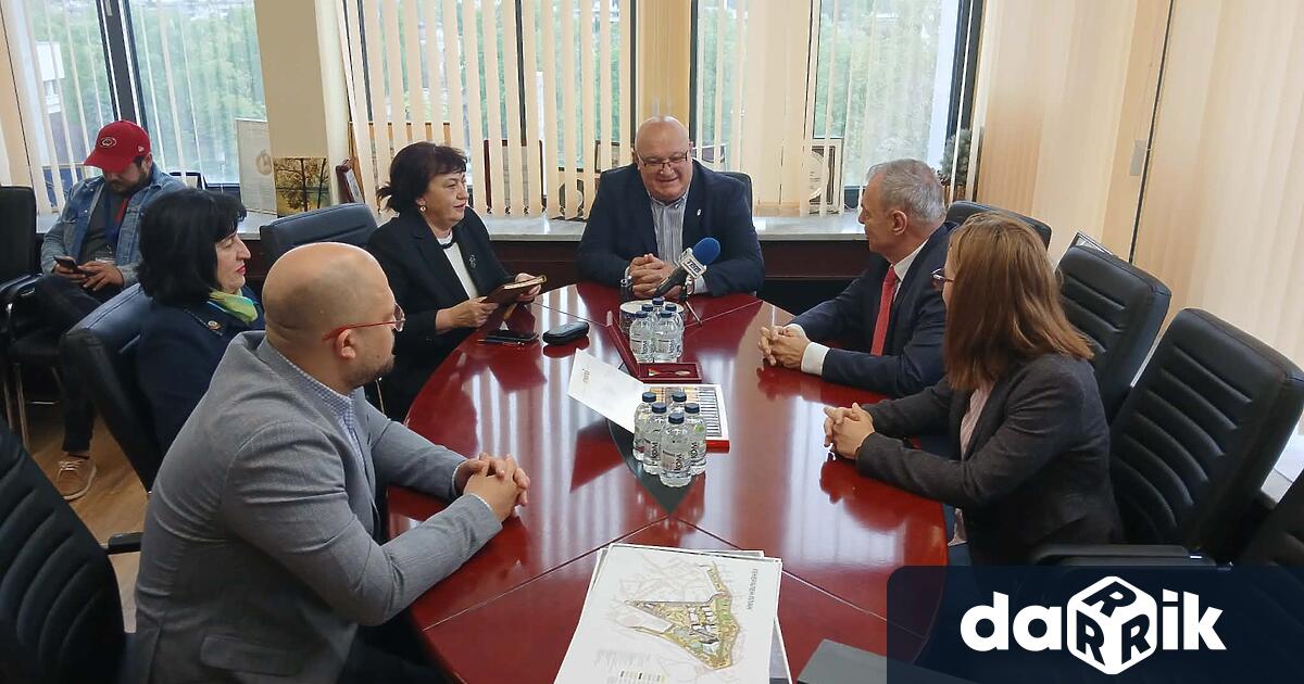 Кметът на община Видин д р Цветан Ценков се срещна в