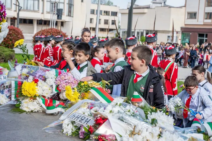 Враца почете 150 години от Априлското въстание / снимки/