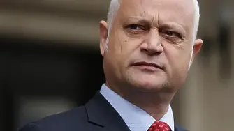 Емил Дечев: В 20:01 утре ще кажа кои партии купуват гласове