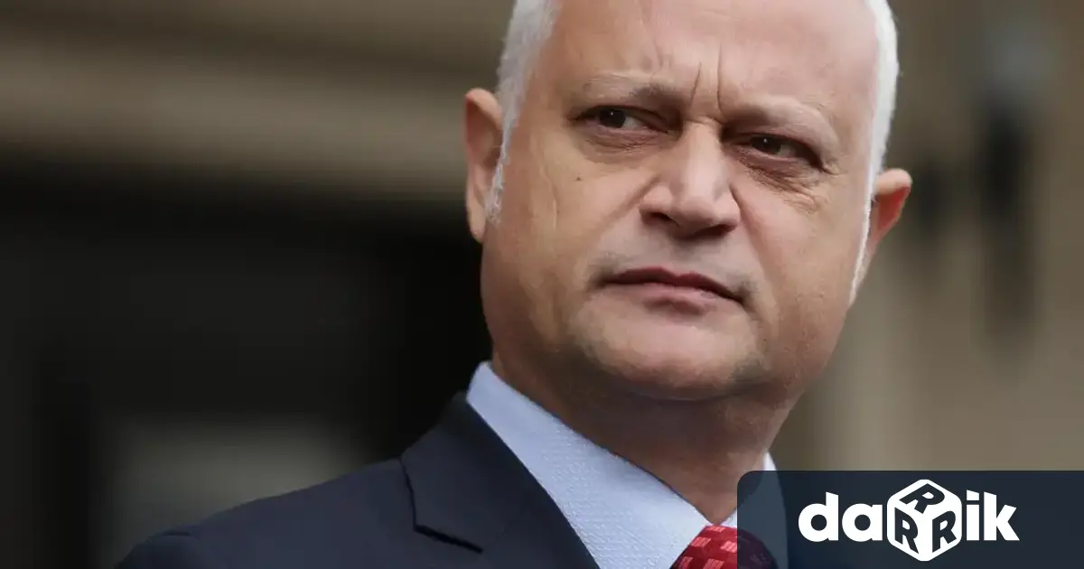 Служебният министър на вътрешните работи Емил Дечев ще обяви политическите