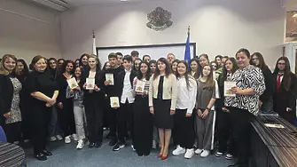 Следовател откри фотоизложба в Деня на отворените врати в Апелативна, Окръжна и Районна прокуратура-Пловдив, гостуваха ученици и студенти 