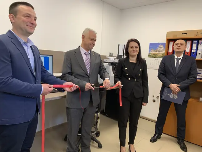 Министър Емил Дечев откри в Плевен първата за страната извън София токсикохимична лаборатория