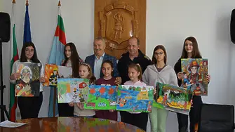 Кметът на Монтана Зл. Живков награди победителите в първия кръг на конкурса „С очите си видях бедата“