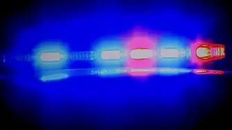 Тролейбус се блъсна в супермаркет