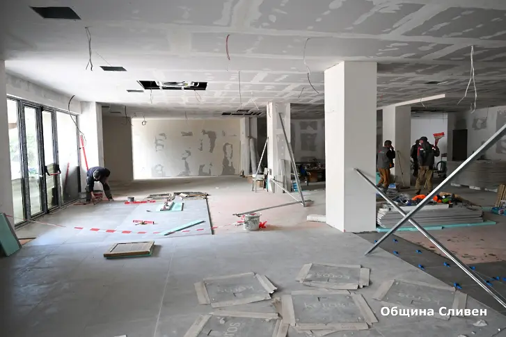  Продължава ремонтът на зала „ Сирак Скитник “ 