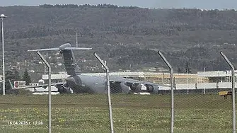 Ето ги американските самолети, кацнали във Варна (СНИМКИ)