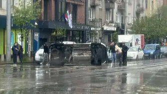 Линейка се обърна на едно от ключовите кръстовища в София (ВИДЕО)