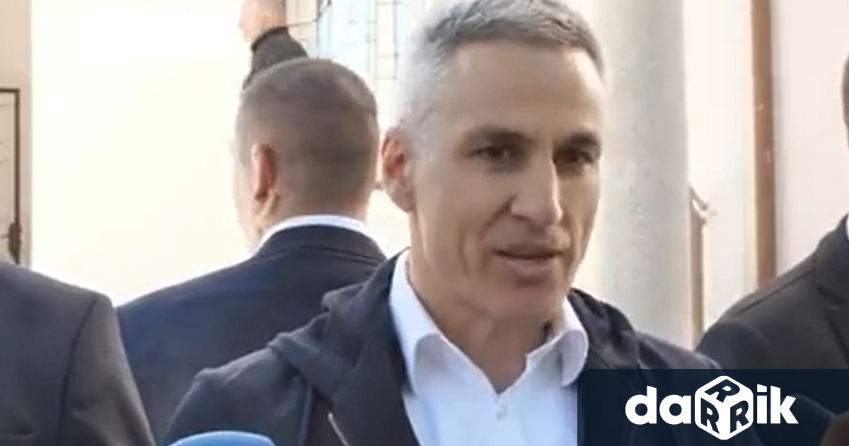 Служебният министър председател Андрей Гюров упражни правото си на глас в