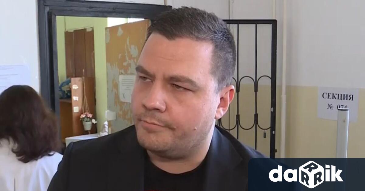 Станислав Балабанов кандидат за депутат от Има такъв народ упражни