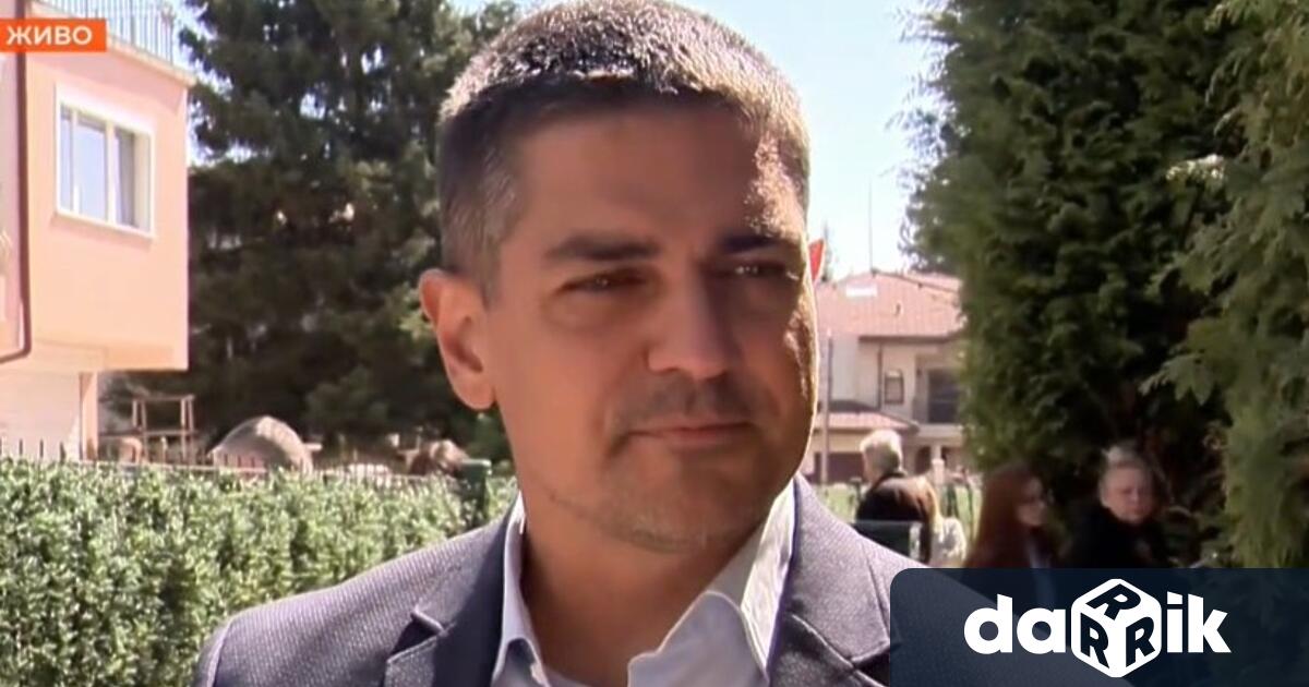 Председателят на МЕЧ Радостин Василев упражни правото си на вот