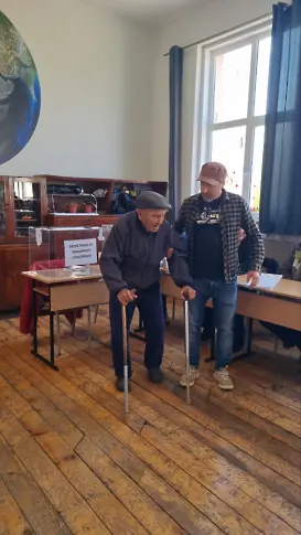 Трима столетници от община Левски ще гласуват  в изборите за народни представители