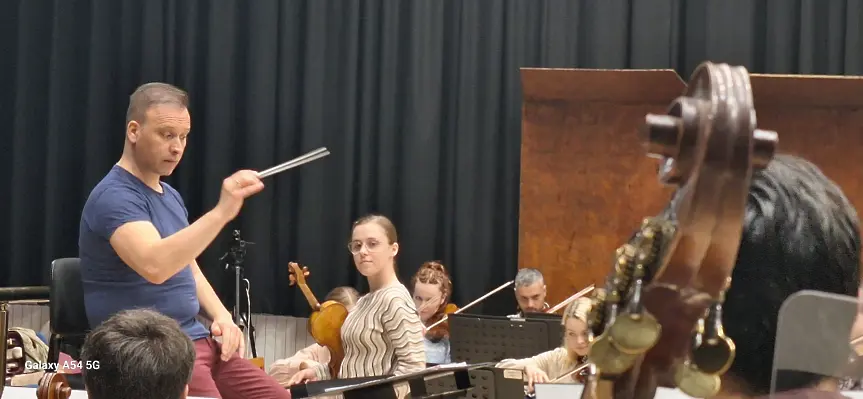 Интересно пътешествие през различни музикални светове предлага Симфониета Враца на 17 април