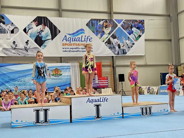 Акробатите от СК "Стефан Данчев" спечелиха пълен комплект отличия от Държавния шампионат