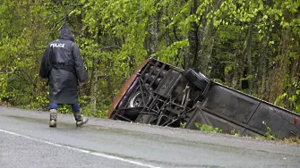 Задържан е шофьорът на автобуса, който катастрофира край Малко Търново