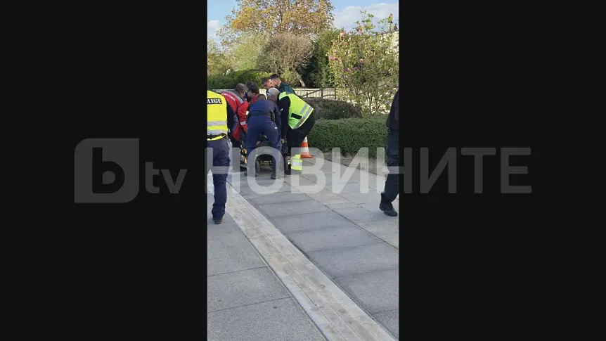 Падна парапет от НДК, ранено е 14-годишно момче (СНИМКИ)