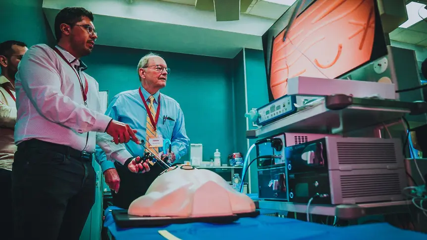 Водещи американски хирурзи проведоха предконгресен курс за специализанти и млади лекари в МУ–Плевен SLS–BAMIRS | 22–23 април 2026 г.