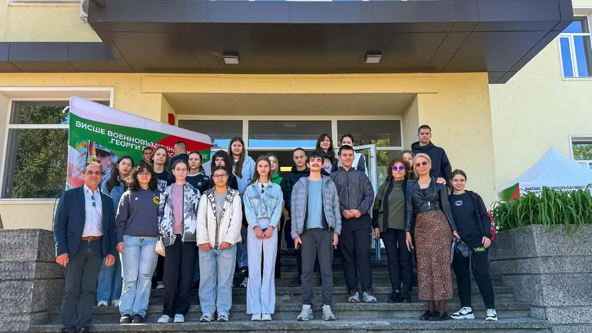 Над 300 гимназисти посетиха Деня на отворените врати във ВВВУ „Георги Бенковски“