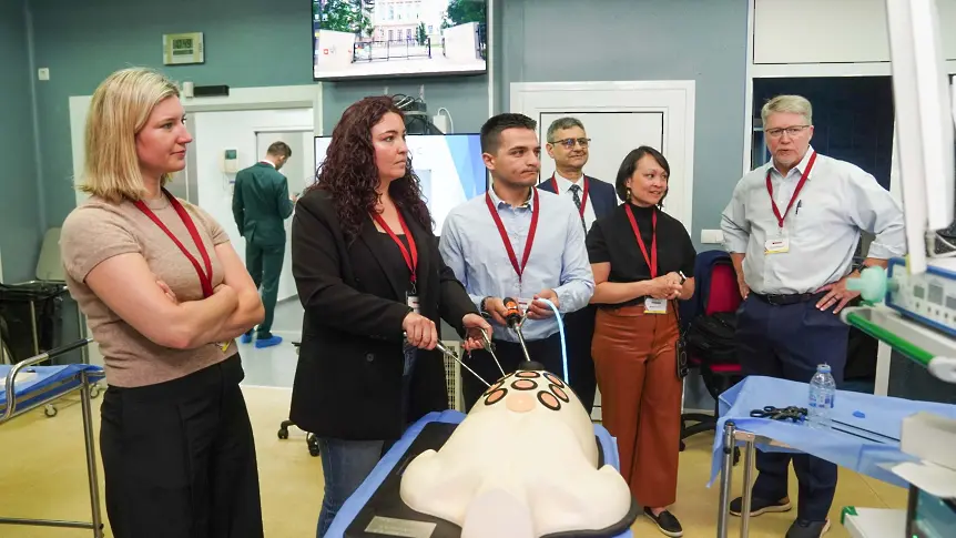 Водещи американски хирурзи проведоха предконгресен курс за специализанти и млади лекари в МУ–Плевен SLS–BAMIRS | 22–23 април 2026 г.