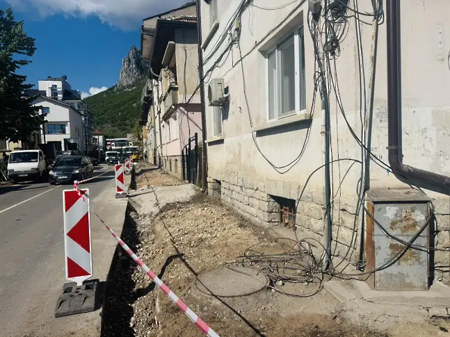 Започна ремонтът на ул. „Поп Сава Катрафилов“ във Враца