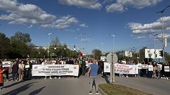 Блокада на кръстовище в Пловдив заради спорен строеж край реката