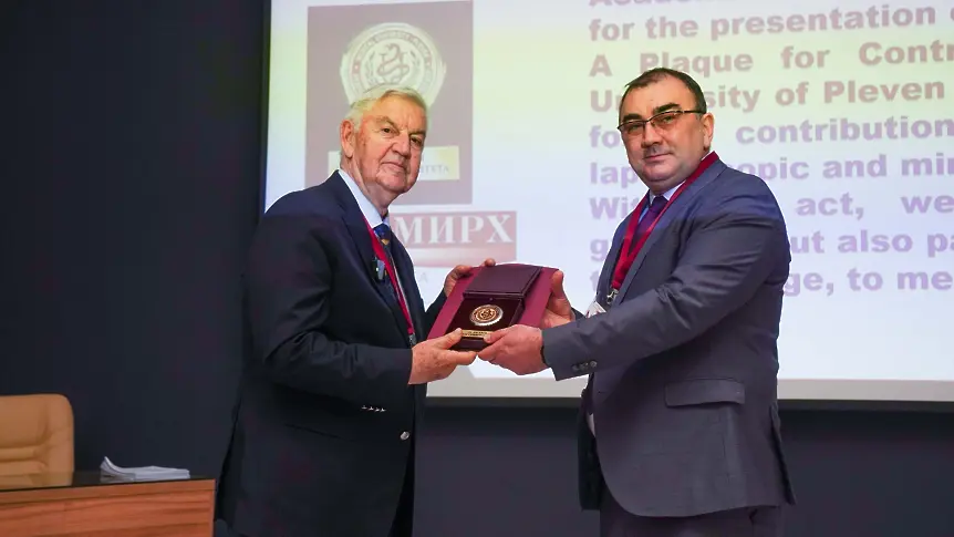 В МУ-Плевен се състоя официално откриване на Втората национална конференция на Българската асоциация по минимално инвазивна и роботизирана хирургия (БАМИРХ)