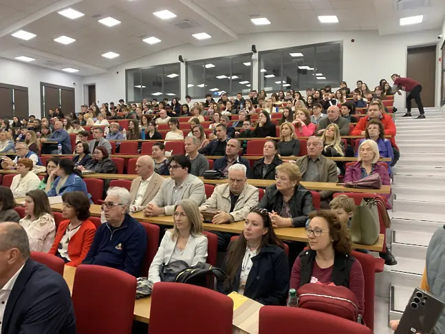 МУ – Плевен събра преподаватели, учени, общественици, студенти, ученици и граждани на вдъхновяваща среща с чл.-кор. проф. Атанас Семов по повод 150 г. от Априлското въстание