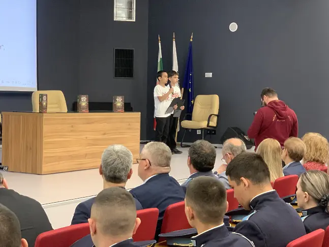 МУ – Плевен събра преподаватели, учени, общественици, студенти, ученици и граждани на вдъхновяваща среща с чл.-кор. проф. Атанас Семов по повод 150 г. от Априлското въстание