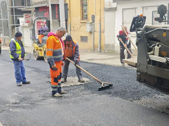 Започна основното преасфалтиране на ул. „Пирот“