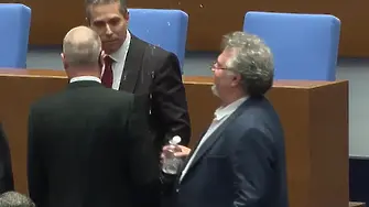 „Буря в чаша вода“: От „Продължаваме Промяната“ защитиха позицията си за Пейков