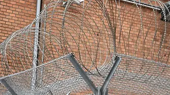 Лоша миризма и открити трупове: Измама с близо 200 погребения