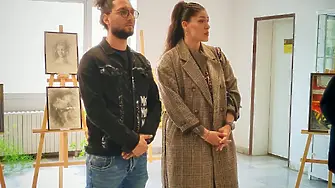 Силвия Петкова и Теодор Вешин подредиха съвместна изложба в Община Мездра