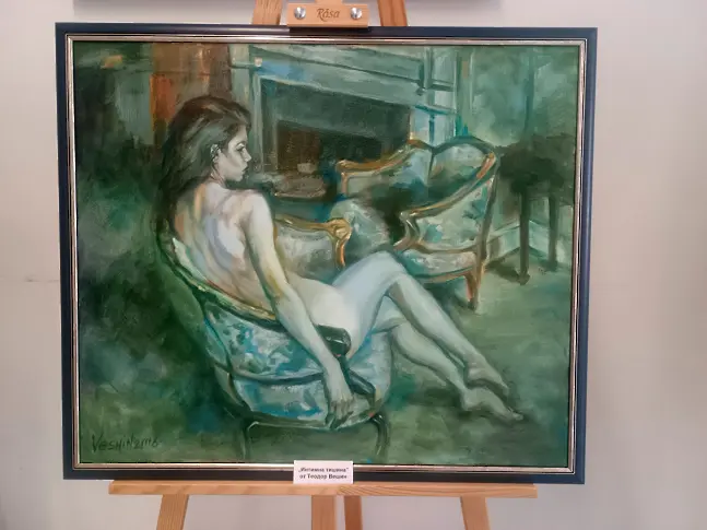 Силвия Петкова и Теодор Вешин подредиха съвместна изложба в Община Мездра