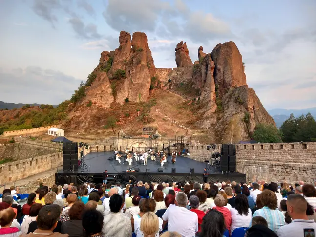 Белоградчишките скали отново ще са величествен декор за емблематичните фестивали „Опера на върховете” и  „Сцена на върховете“