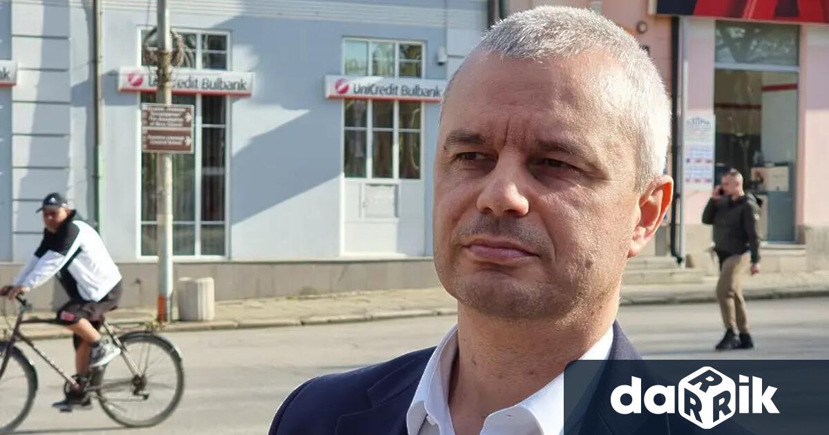 Лидерът на Възраждане Костадин Костадинов излезе с публикация във Facebook