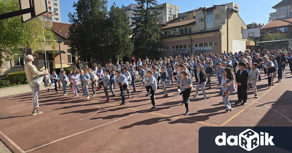 С много енергия усмивки и желание за движение преминават тренировките