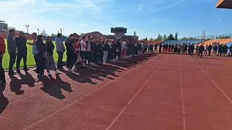 Девойките на Сливен и юношите на Варна с титлите в Ученическите игри по лека атлетика