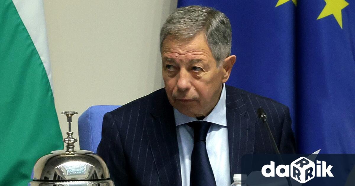 Този парламент започва в труден период посланието на гражданите е