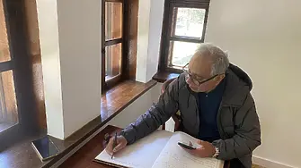 Виджай Джоши в музей „Етър“: „Това е урок как да опазим историята си, след 500 години ще бъде още по-важно“