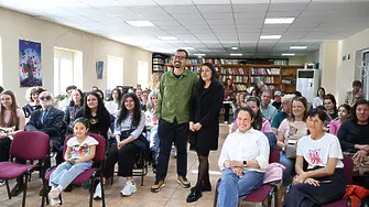 Васил Попов представи новия си роман „Аждер“ във Враца