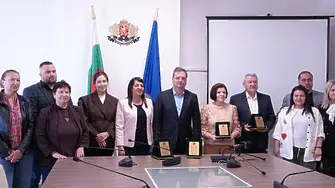 Областният управител на Враца Стефан Красимиров отличи работодатели за безопасни условия на труд