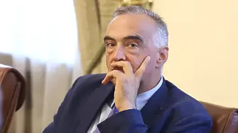 "Прогресивна България" все още няма структуриран кабинет, не е ясно кой ще оглави парламентарната група