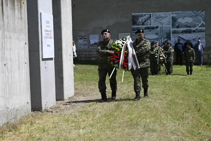 Вътрешният министър Емил Дечев отдаде почит на жертвите и репресираните, преминали през лагера „Белене“