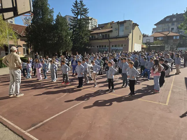 Тренировки по физическа активност в НУ „Христо Ботев“ – Плевен