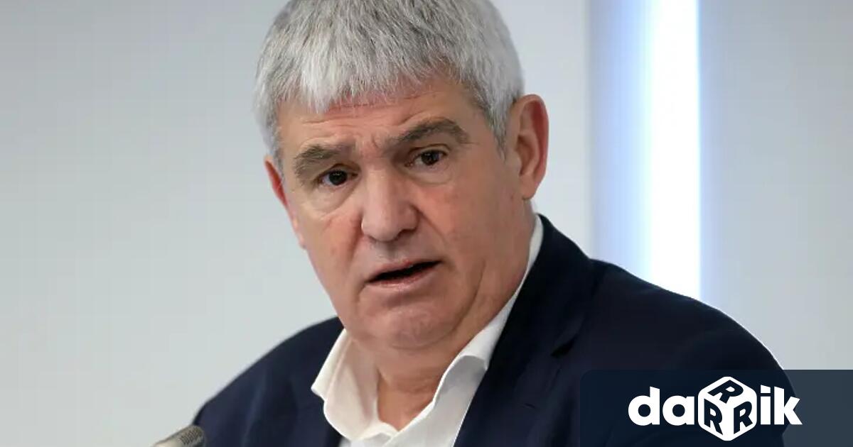 Необходимият месечен доход за тричленно семейство двама възрастни и едно