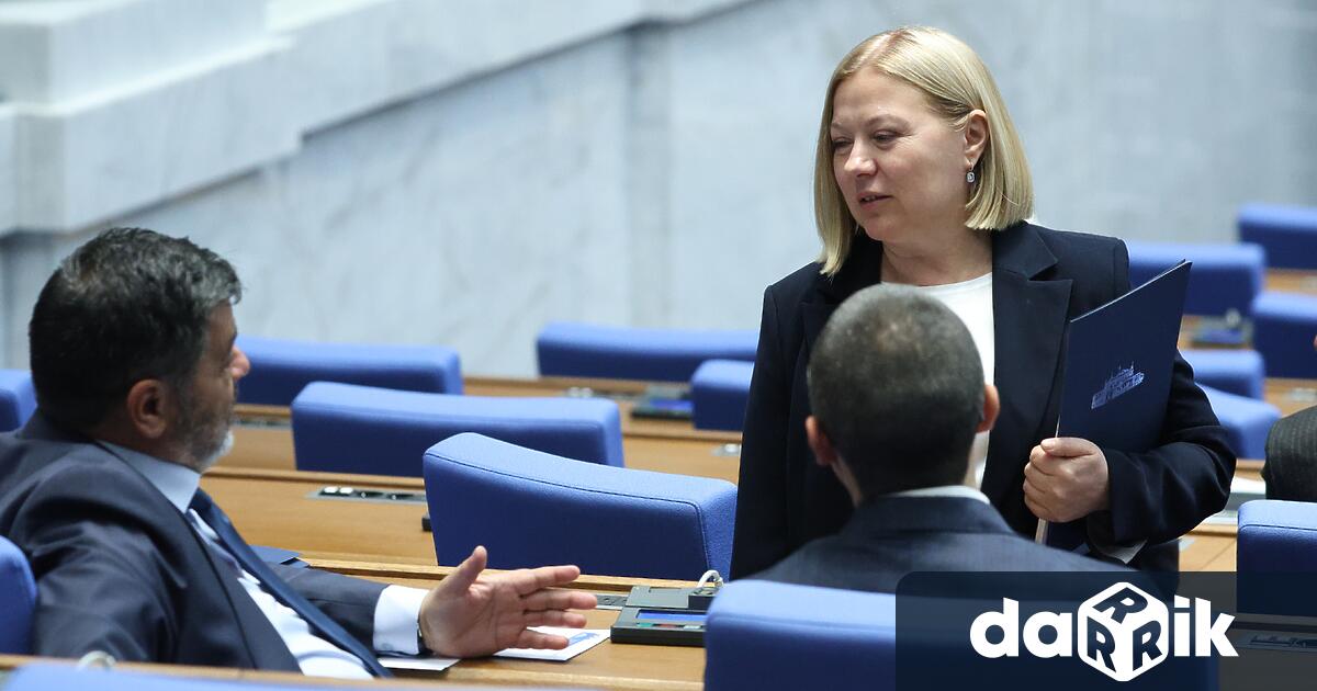 Парламентарната група на Демократична България ще внесе шест законопроекта и