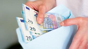 Ето колко пари са нужни за месечната издръжка на тричленно семейство у нас