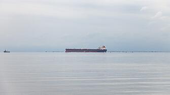 Затвориха Дарданелите и в двете посоки